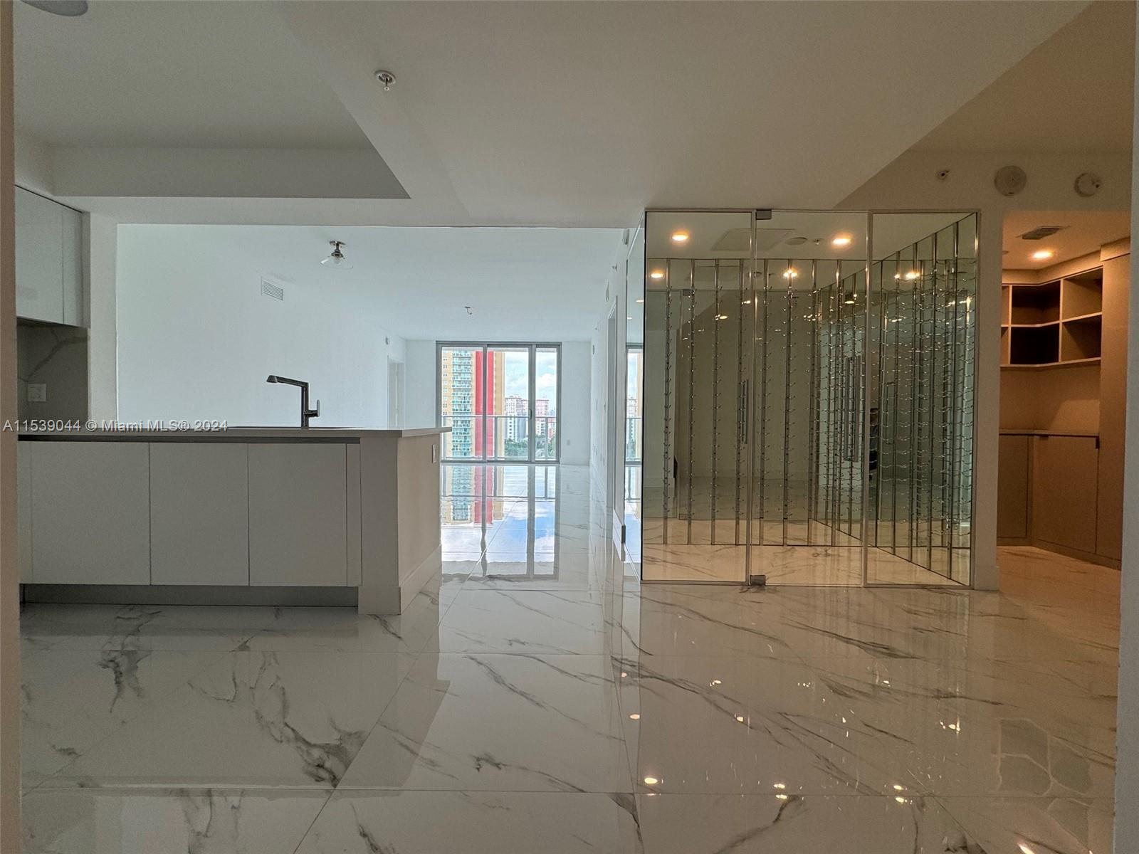 PARQUE TOWERS CONDO - Residential Lease
