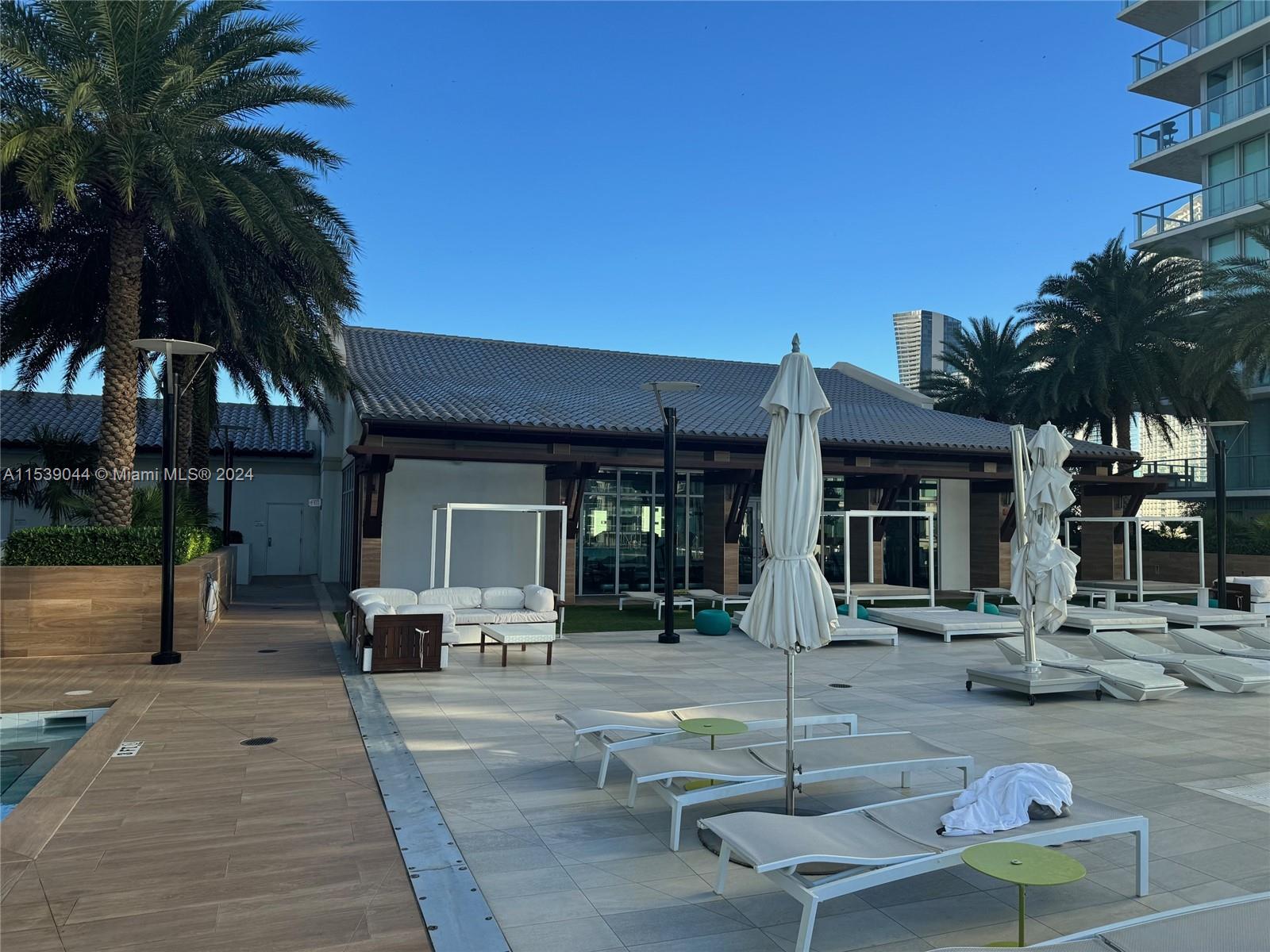 PARQUE TOWERS CONDO - Residential Lease