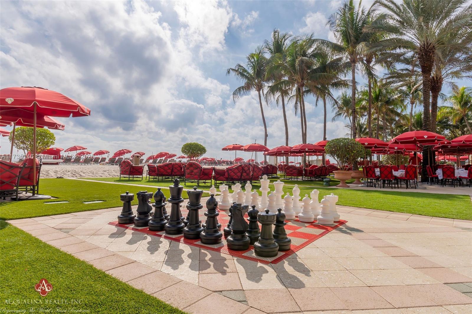 THE ESTATES ACQUALINA - Residential
