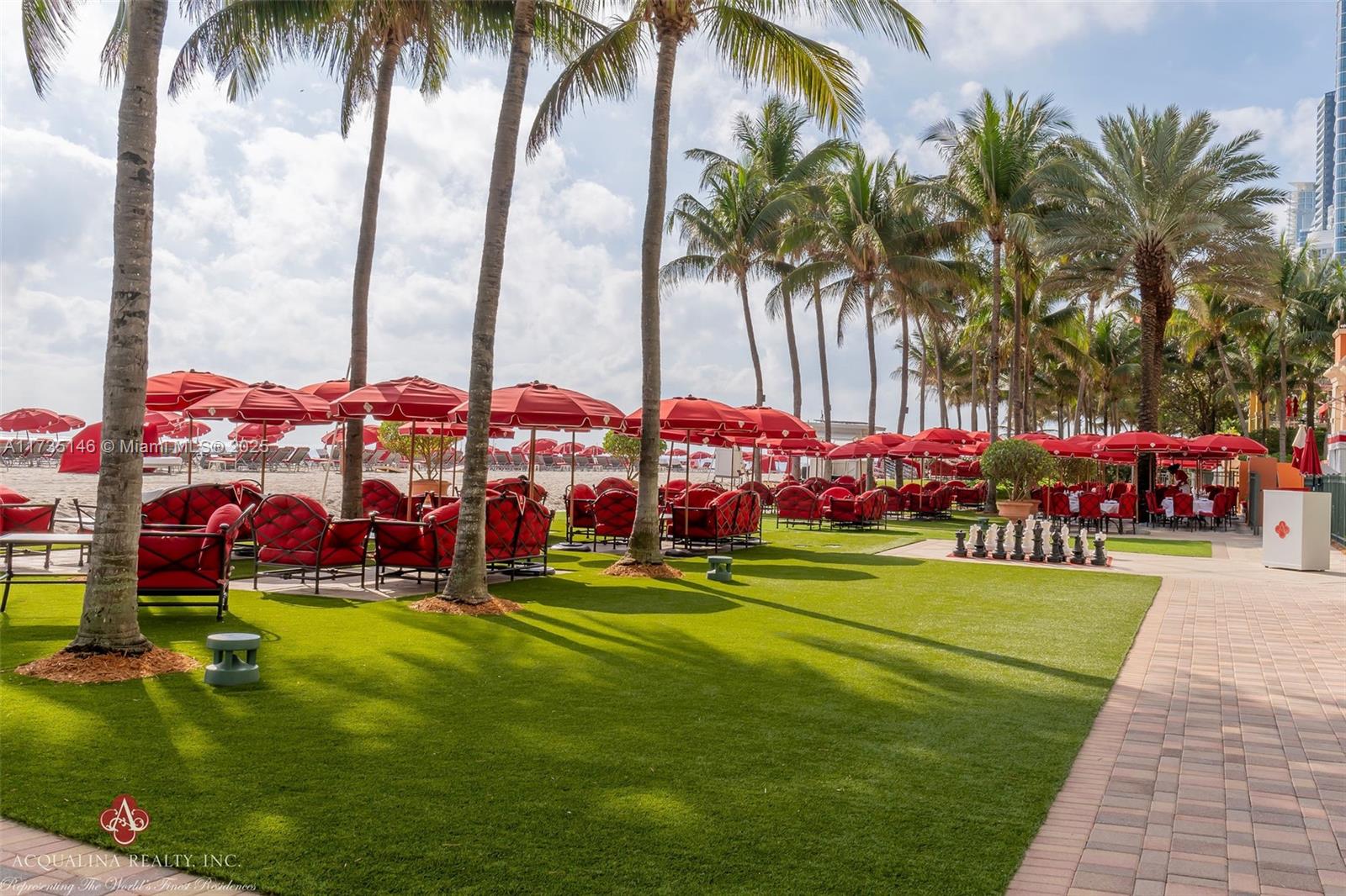THE ESTATES ACQUALINA - Residential