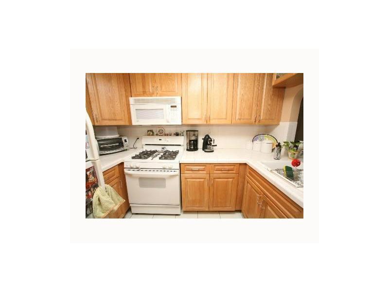 VILLAS OF PINECREST CONDO - Residential Lease