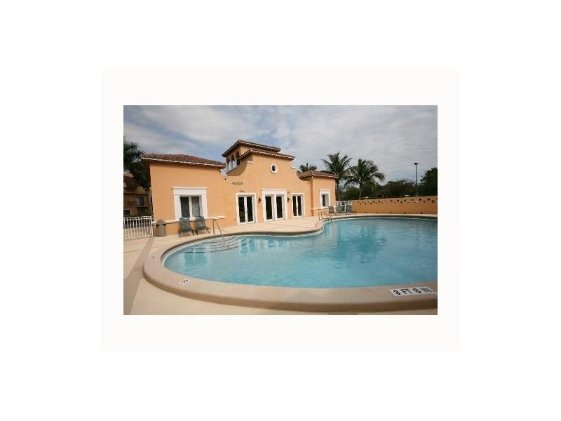 VILLAS OF PINECREST CONDO - Residential Lease