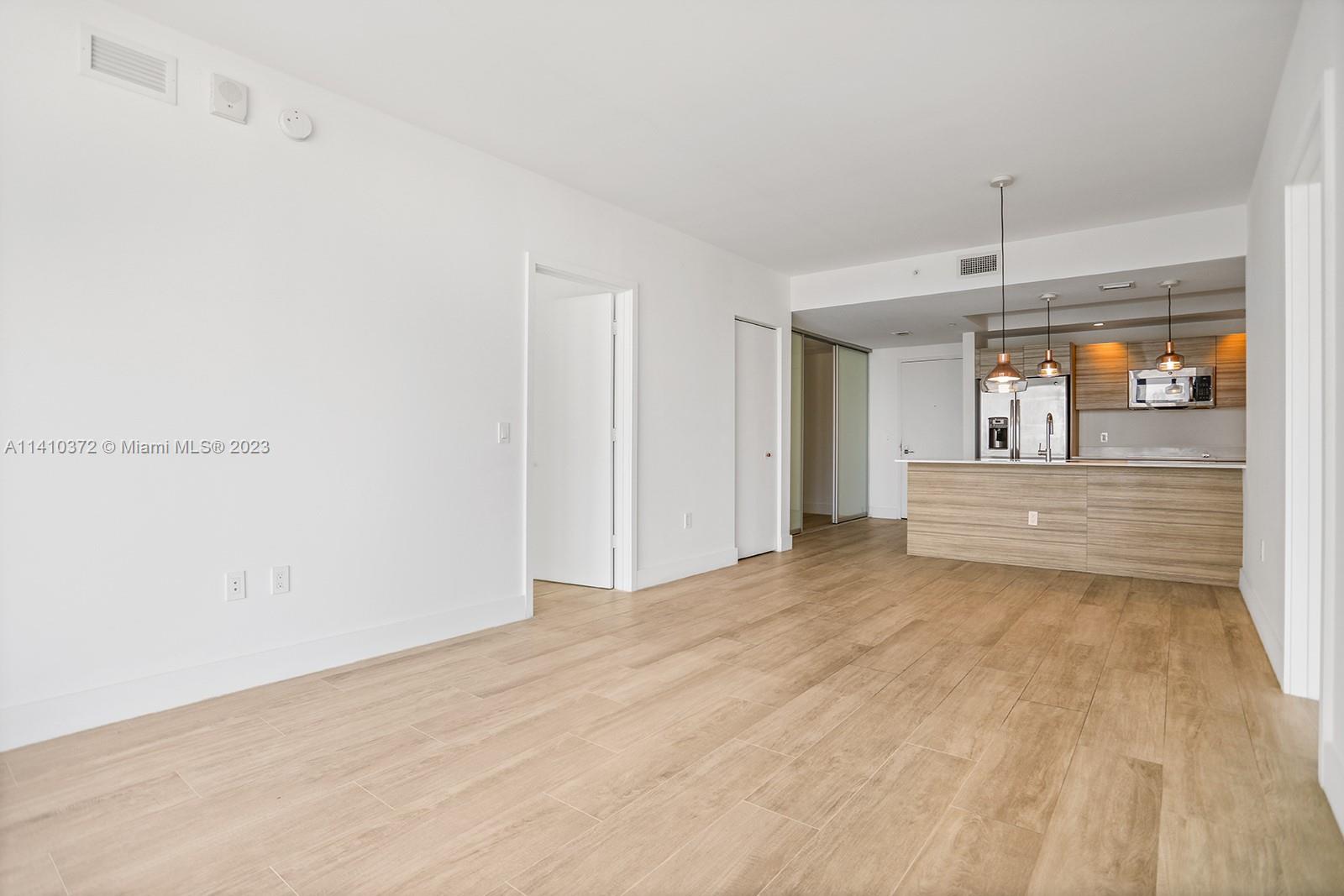 3401 MIDTOWN CONDO - Residential Lease