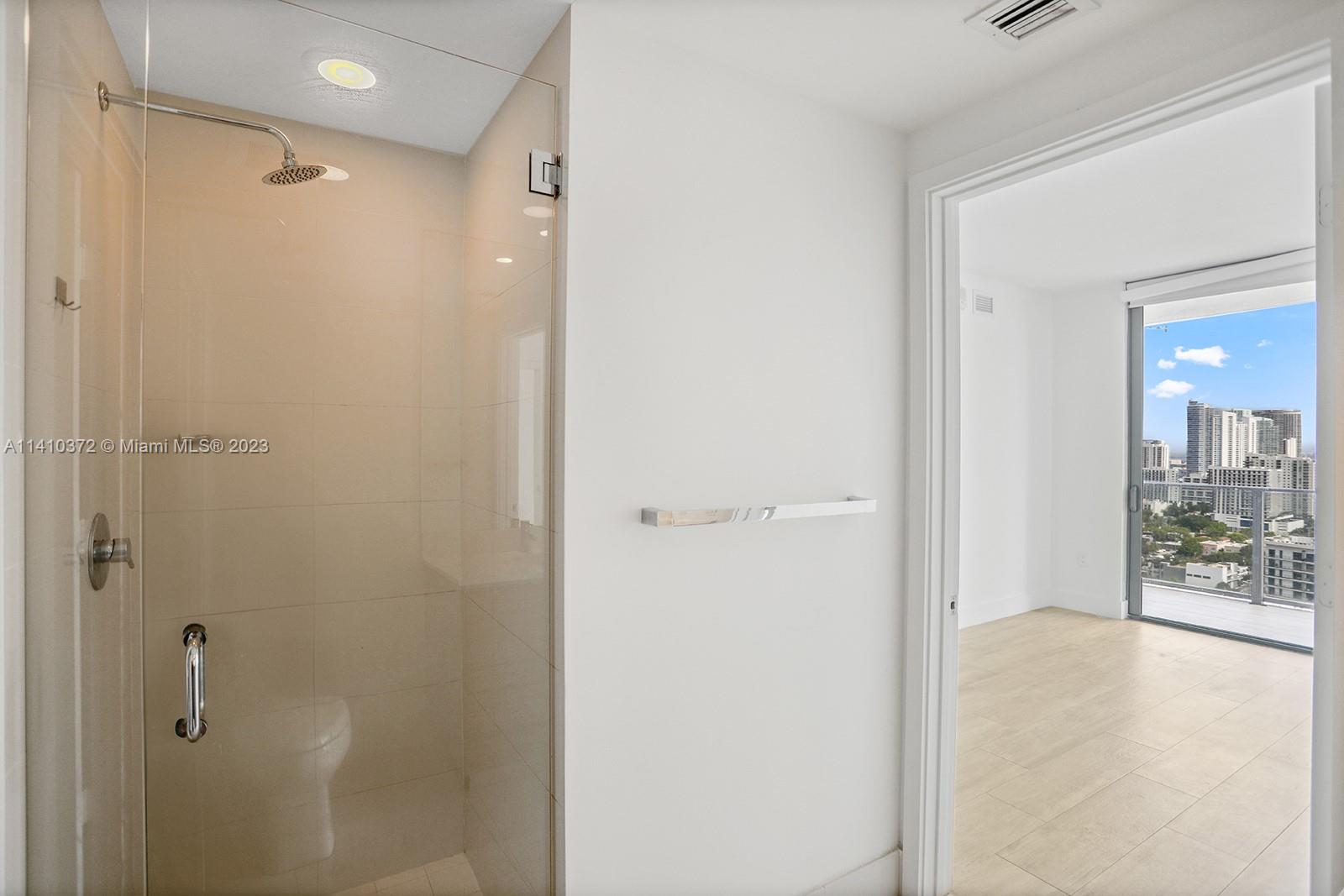 3401 MIDTOWN CONDO - Residential Lease