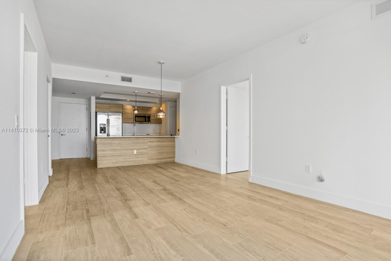 3401 MIDTOWN CONDO - Residential Lease