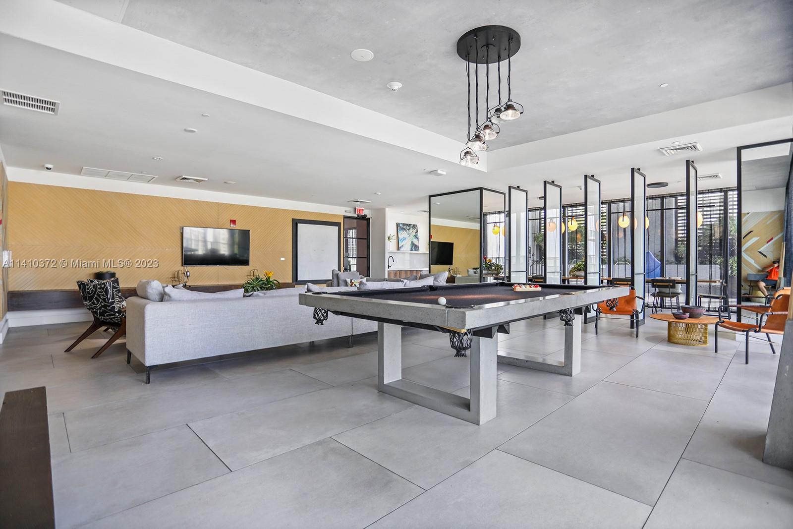 3401 MIDTOWN CONDO - Residential Lease