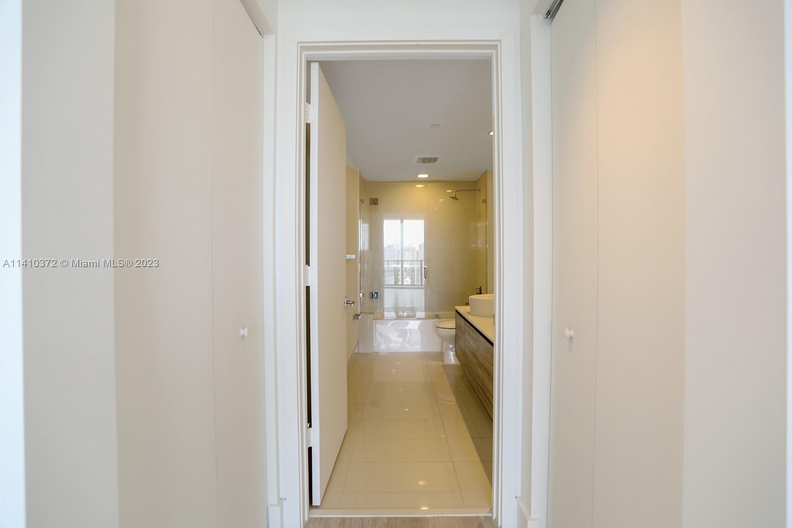 3401 MIDTOWN CONDO - Residential Lease