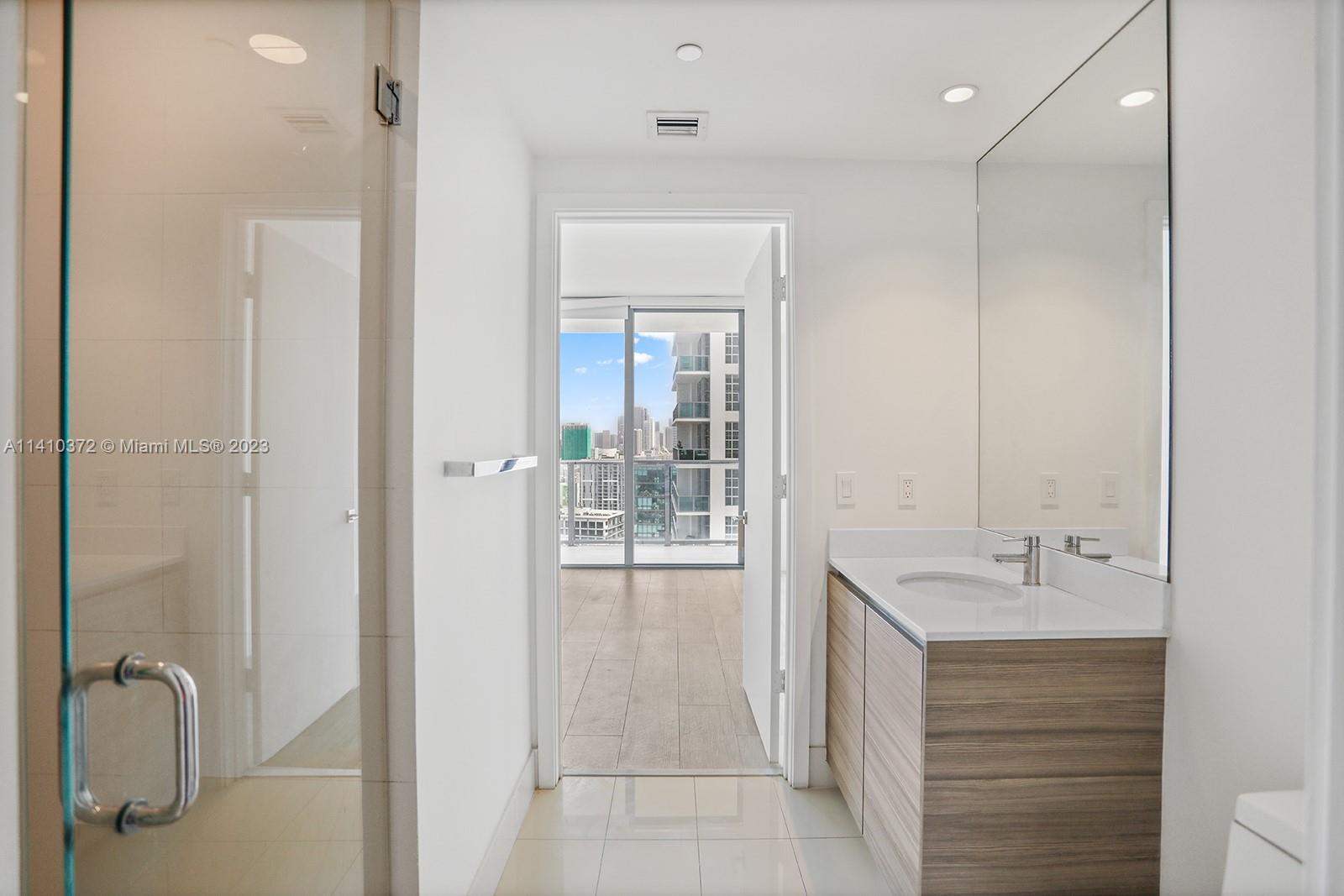 3401 MIDTOWN CONDO - Residential Lease