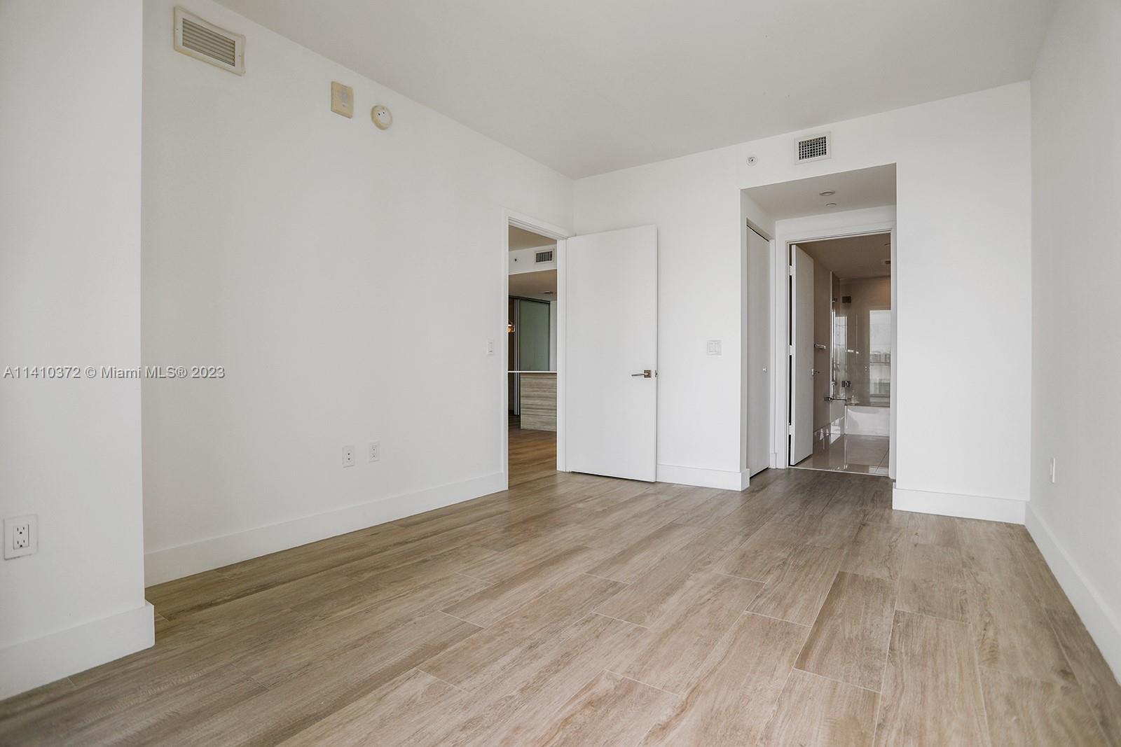 3401 MIDTOWN CONDO - Residential Lease
