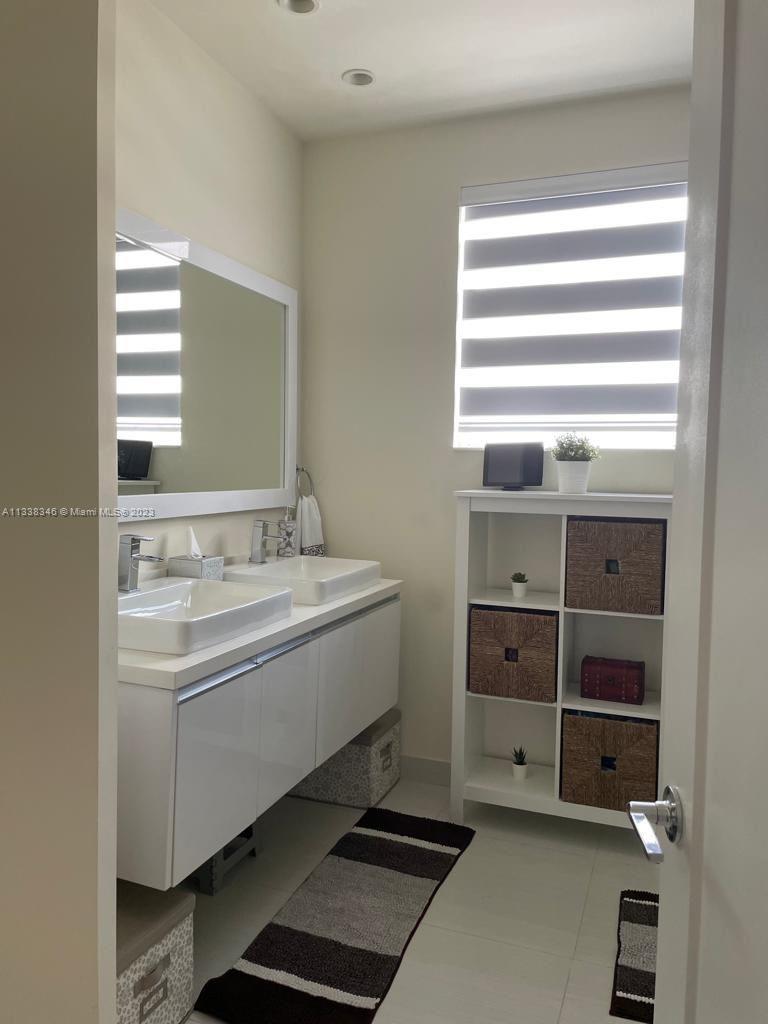 LANDMARK AT DORAL - Residential