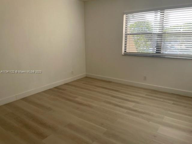 BUILDING TEN OF RACQUET C - Residential Lease