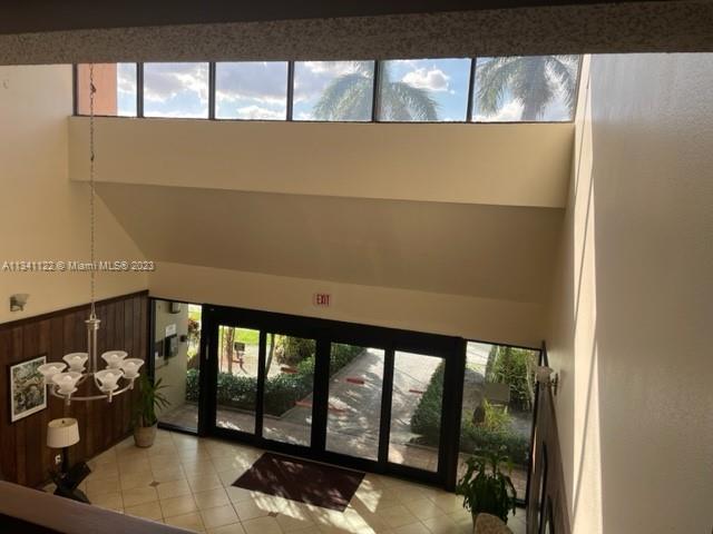 BUILDING TEN OF RACQUET C - Residential Lease