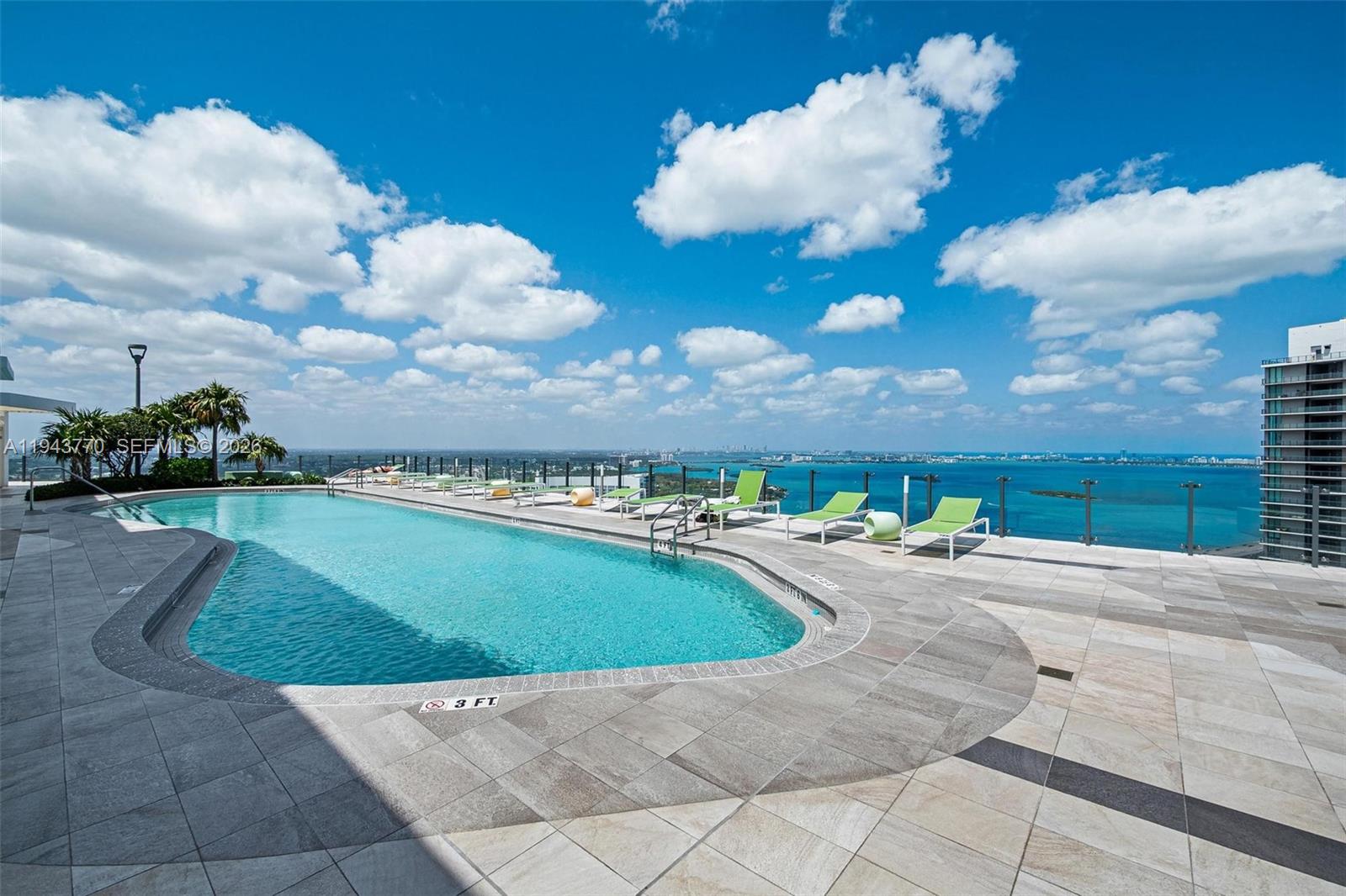 PARAISO BAYVIEWS CONDO - Residential