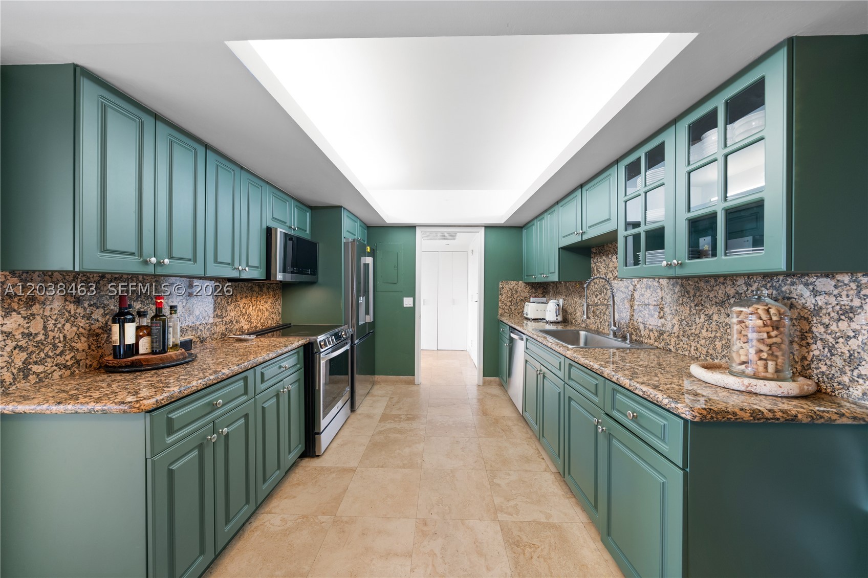 CRICKET CLUB CONDO - Residential