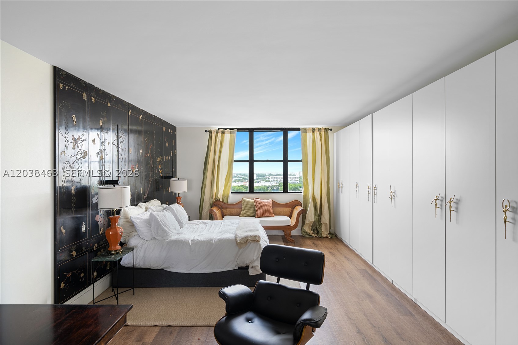 CRICKET CLUB CONDO - Residential