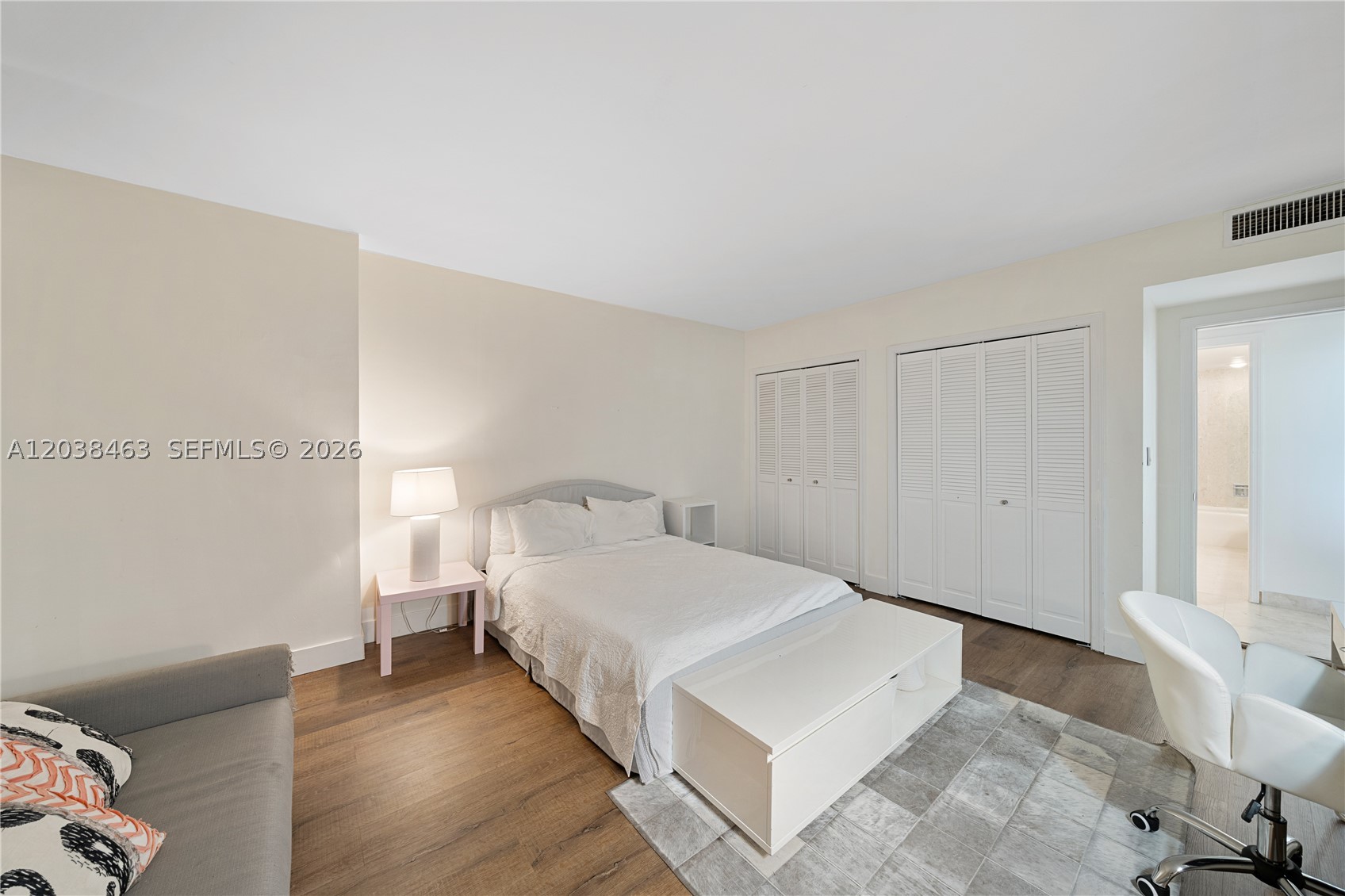 CRICKET CLUB CONDO - Residential