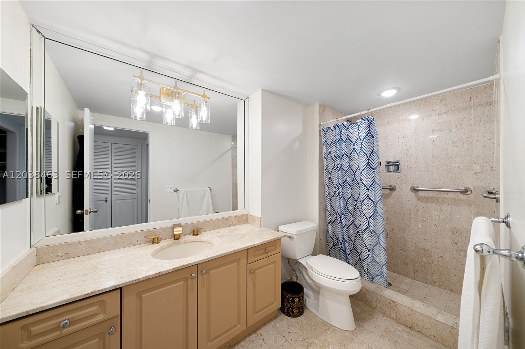 CRICKET CLUB CONDO - Residential