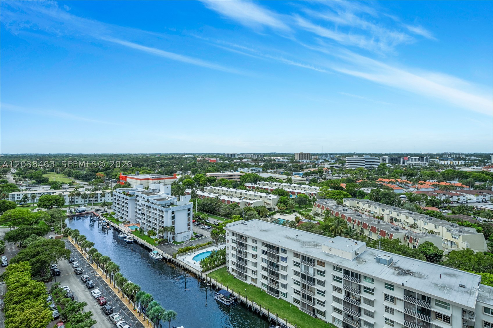 CRICKET CLUB CONDO - Residential