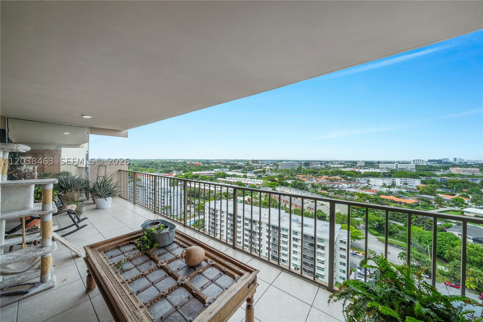 CRICKET CLUB CONDO - Residential