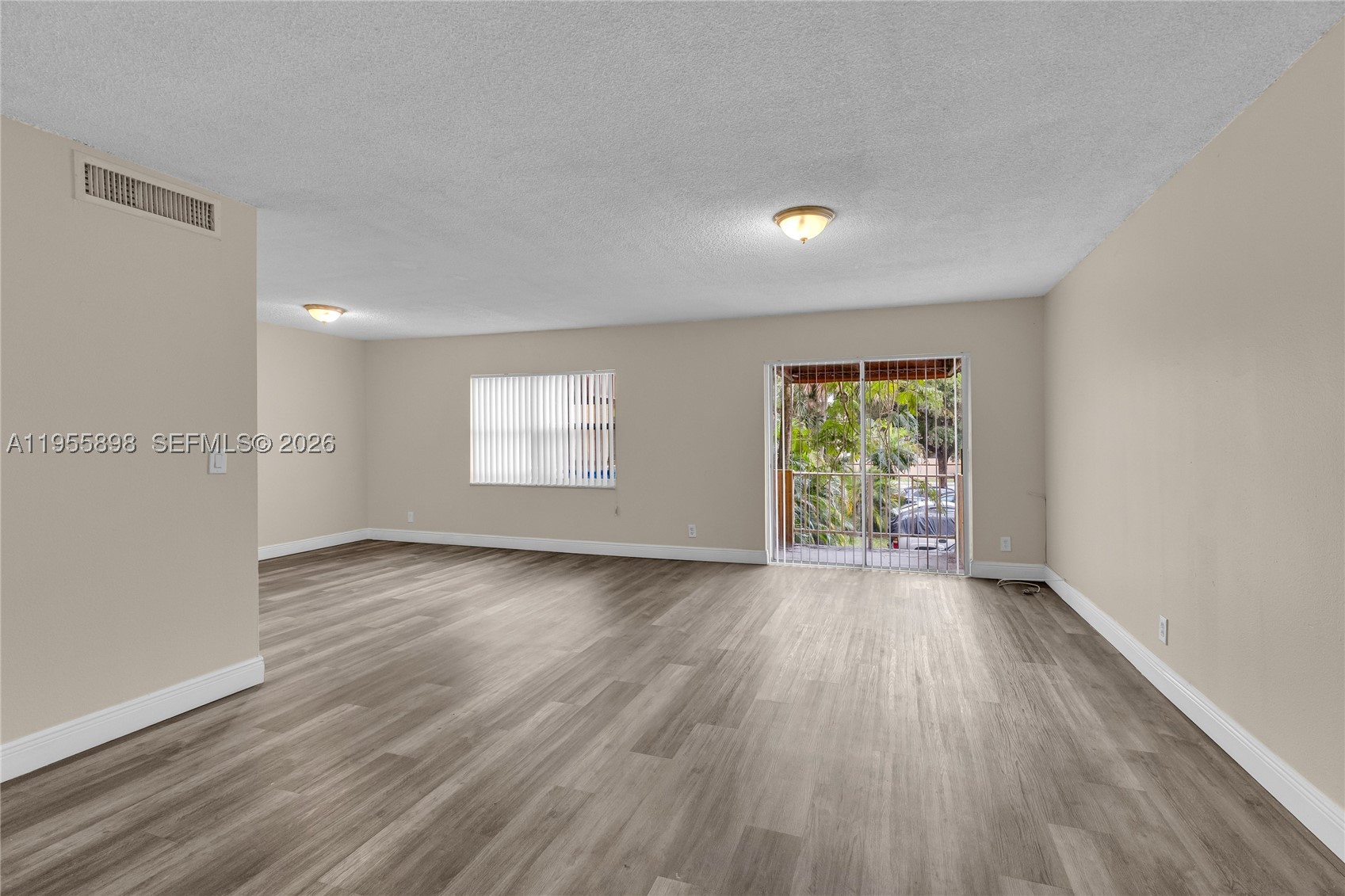 VENETIAN GARDENS AT COUNT - Residential