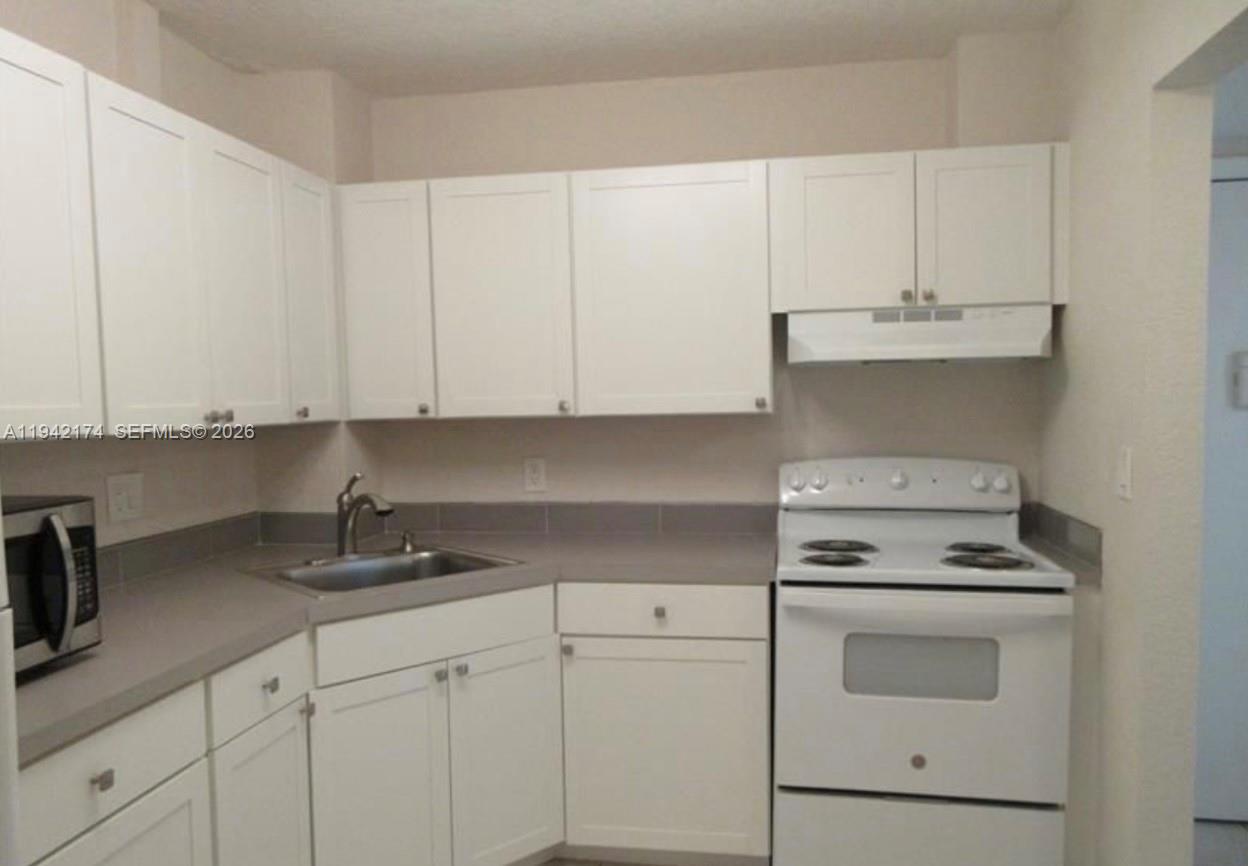 VILLA MADRID I CONDO - Residential