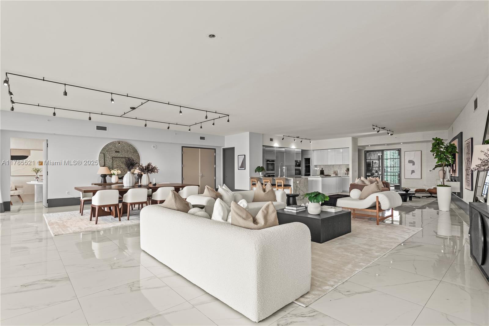 PRIVE CONDO - Residential