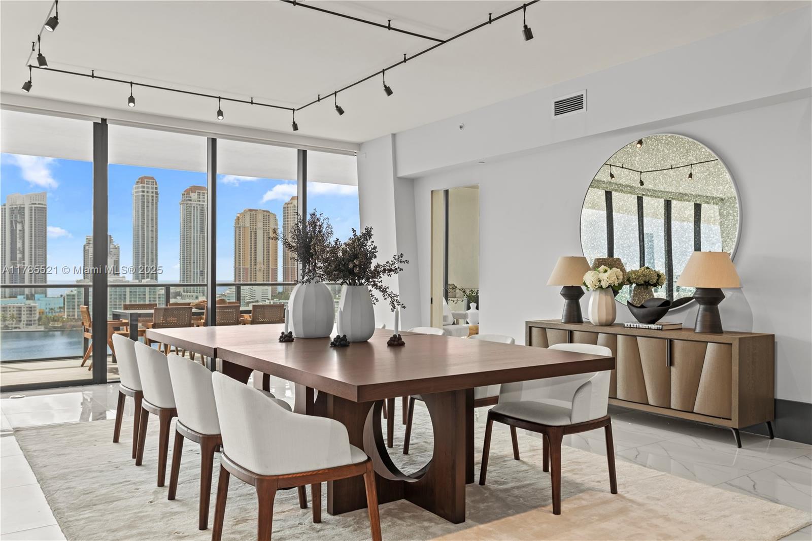PRIVE CONDO - Residential
