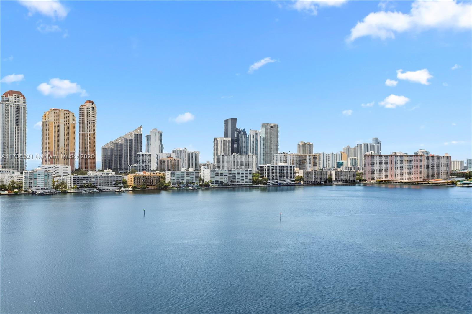 PRIVE CONDO - Residential