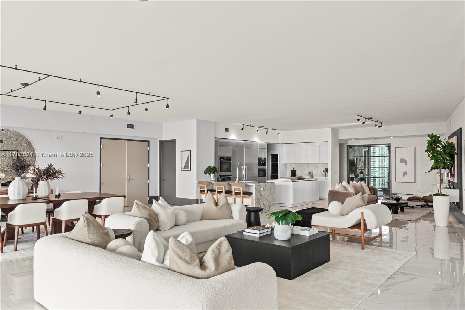 PRIVE CONDO - Residential