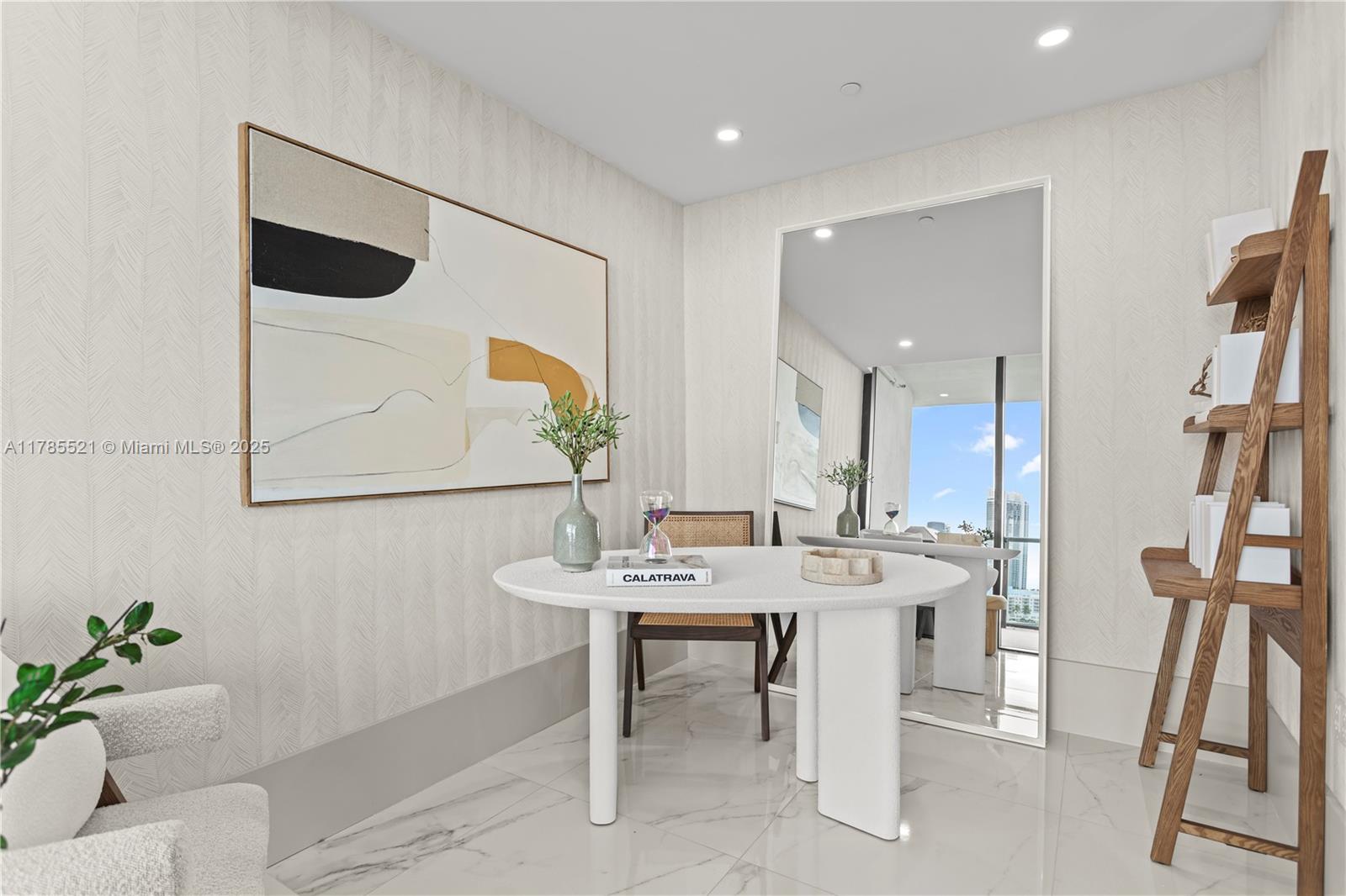 PRIVE CONDO - Residential