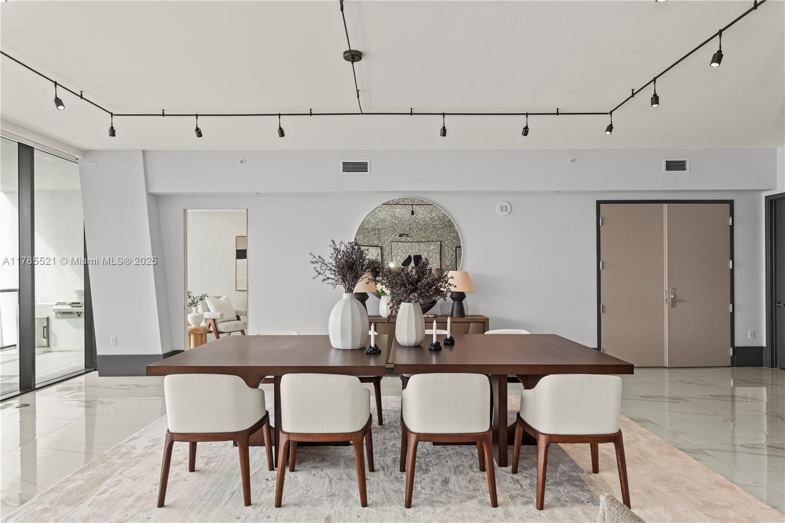 PRIVE CONDO - Residential