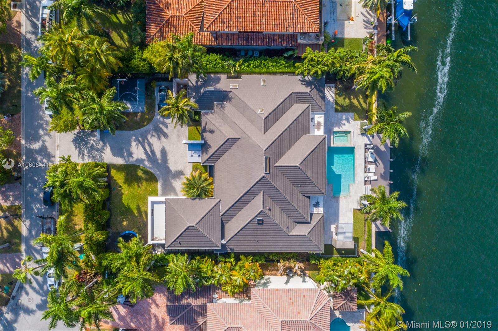 GOLDEN BEACH SEC D - Residential