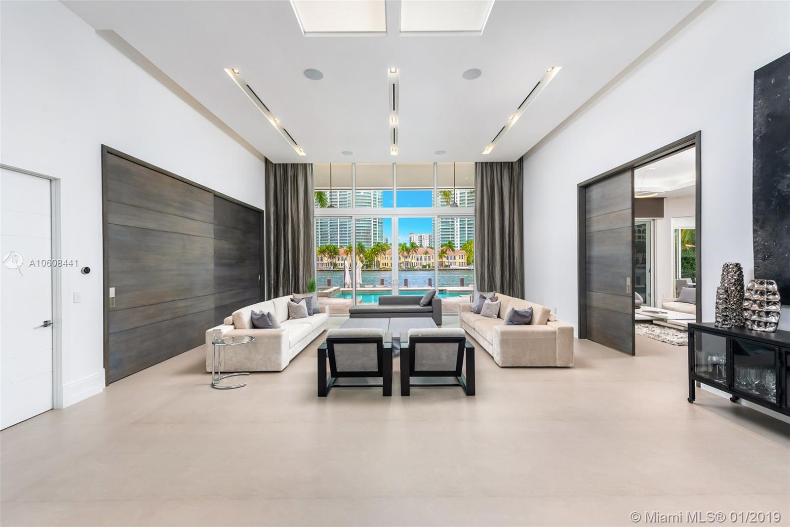 GOLDEN BEACH SEC D - Residential