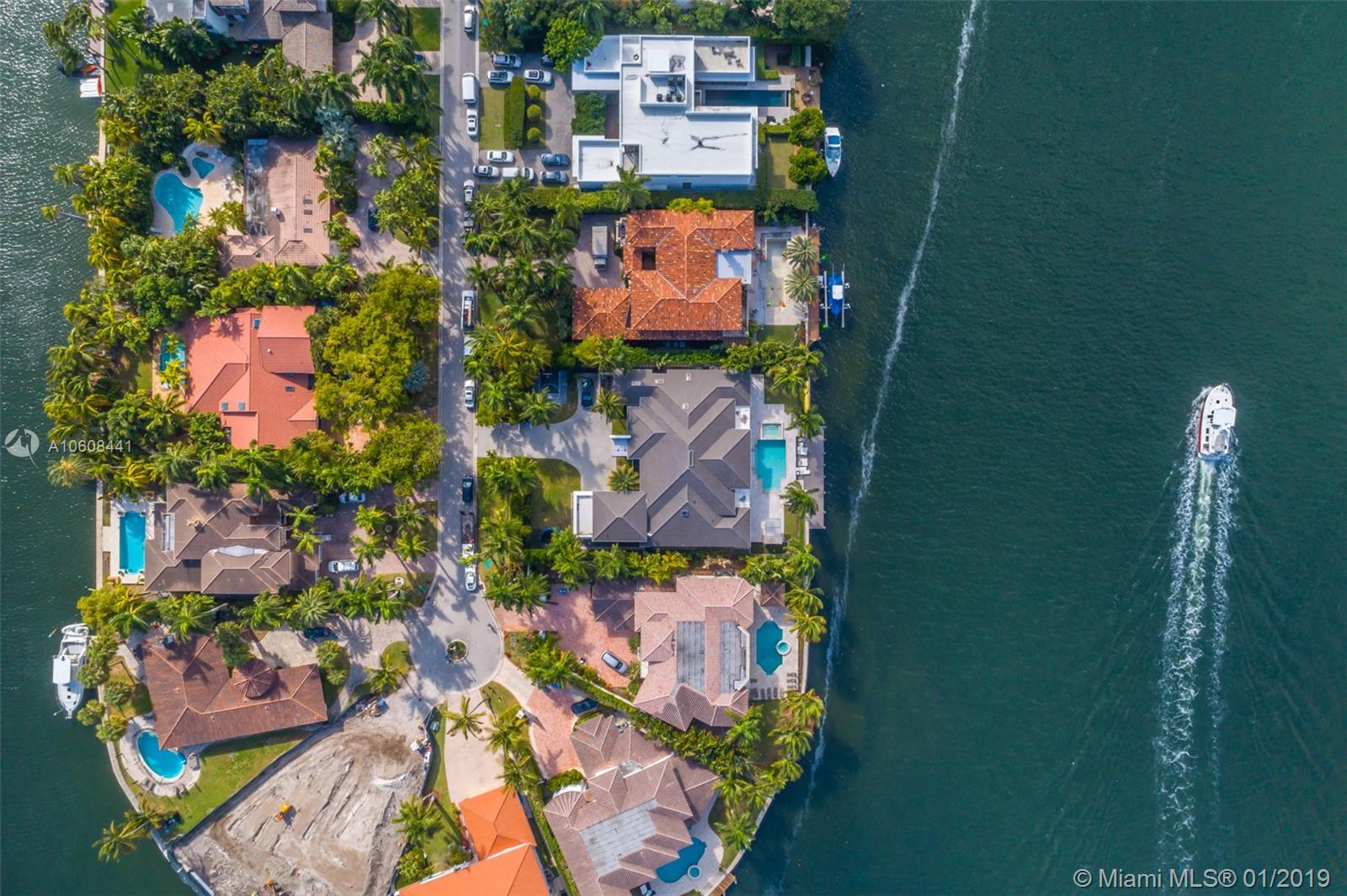 GOLDEN BEACH SEC D - Residential