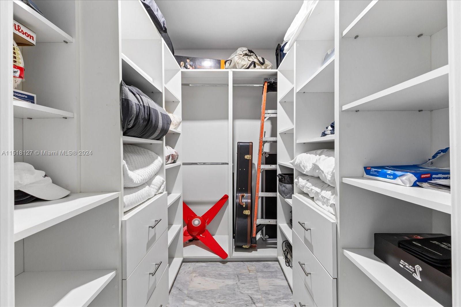 MARQUIS CONDO - Residential
