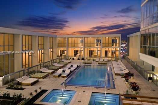 MARQUIS CONDO - Residential
