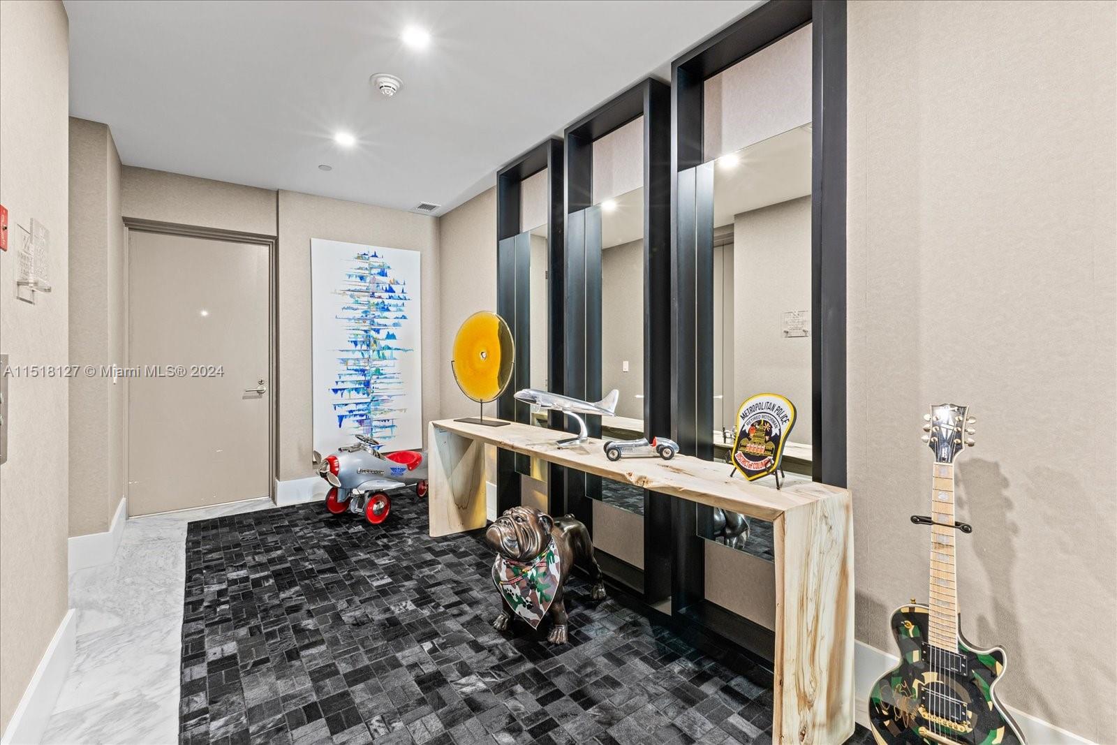 MARQUIS CONDO - Residential