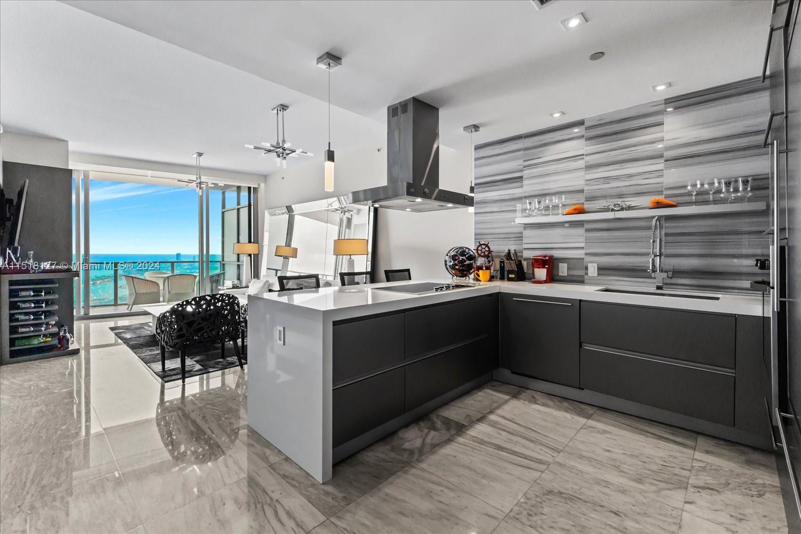 MARQUIS CONDO - Residential