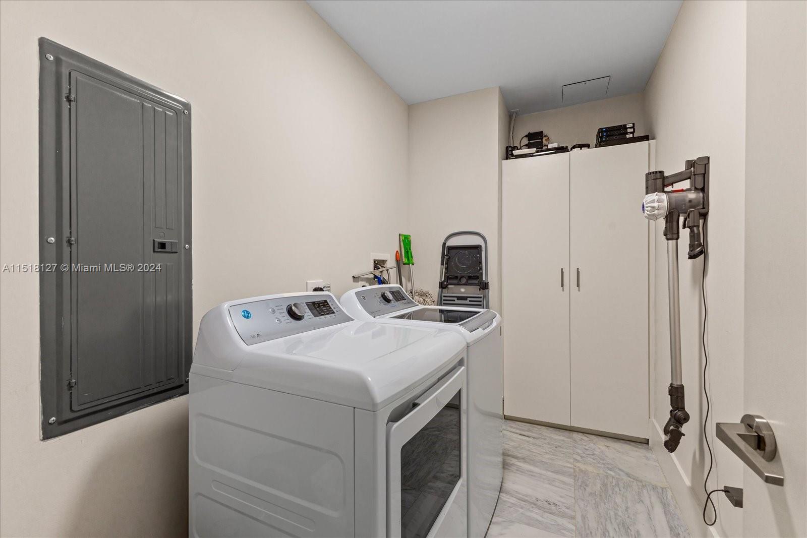 MARQUIS CONDO - Residential