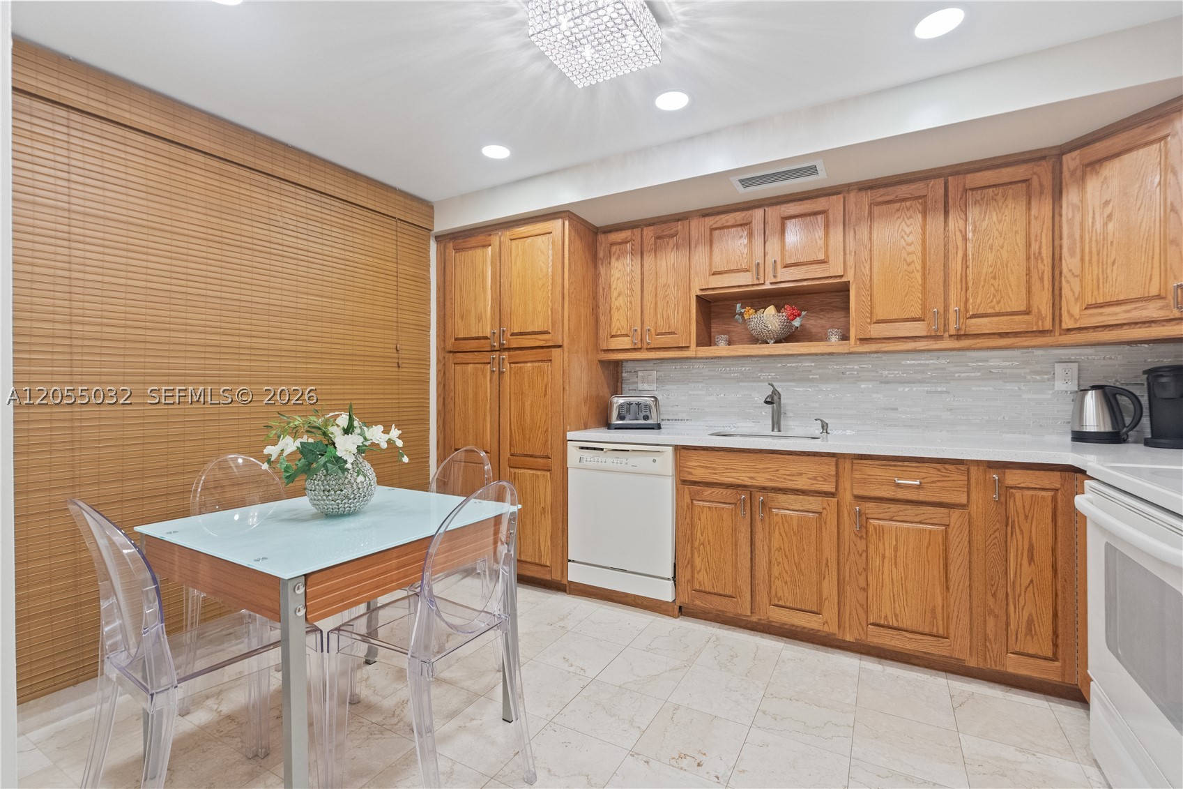 ALLINGTON TOWERS CONDO - Residential