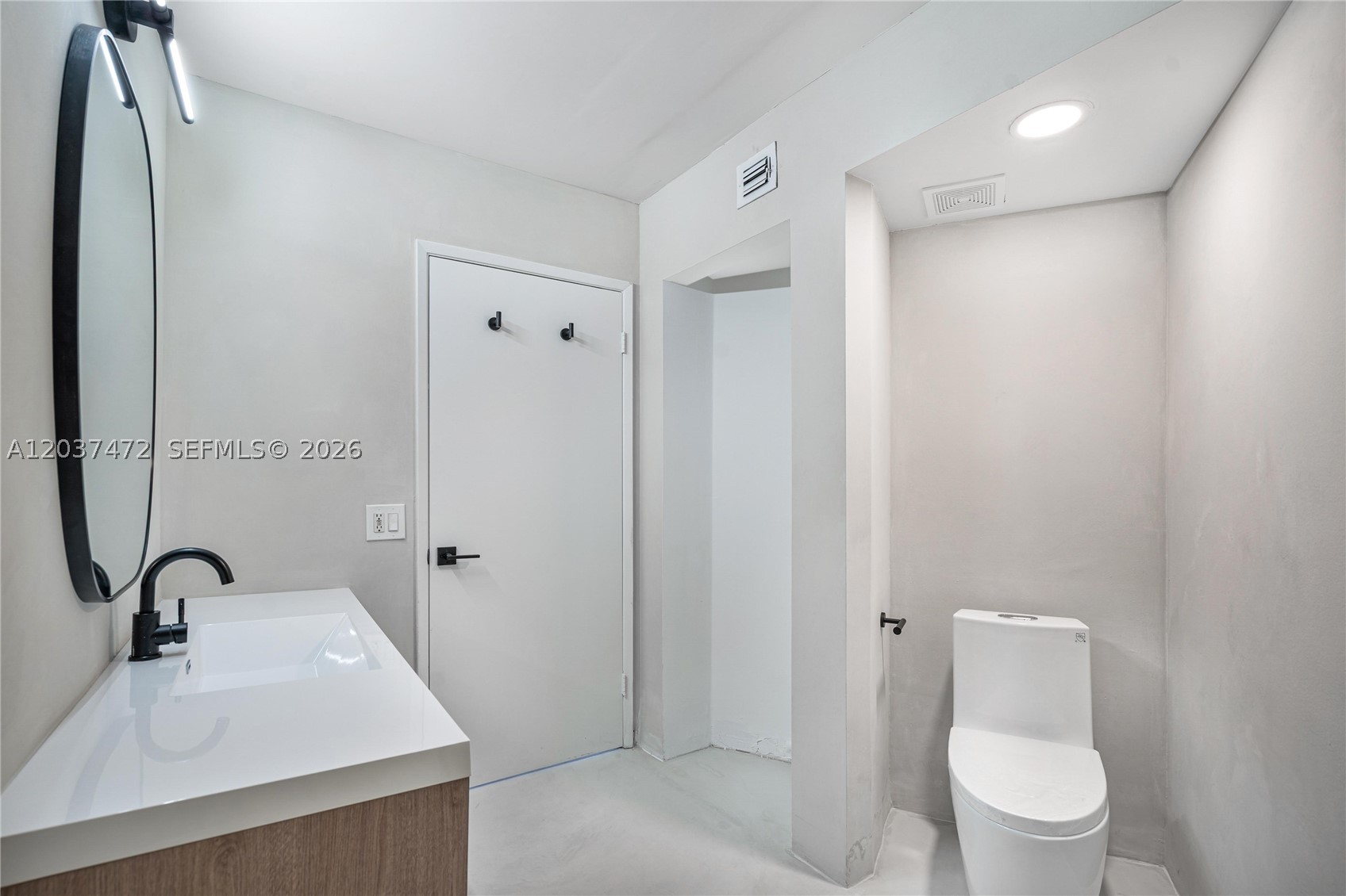 MYSTIC POINTE CONDO NO TH - Residential Lease