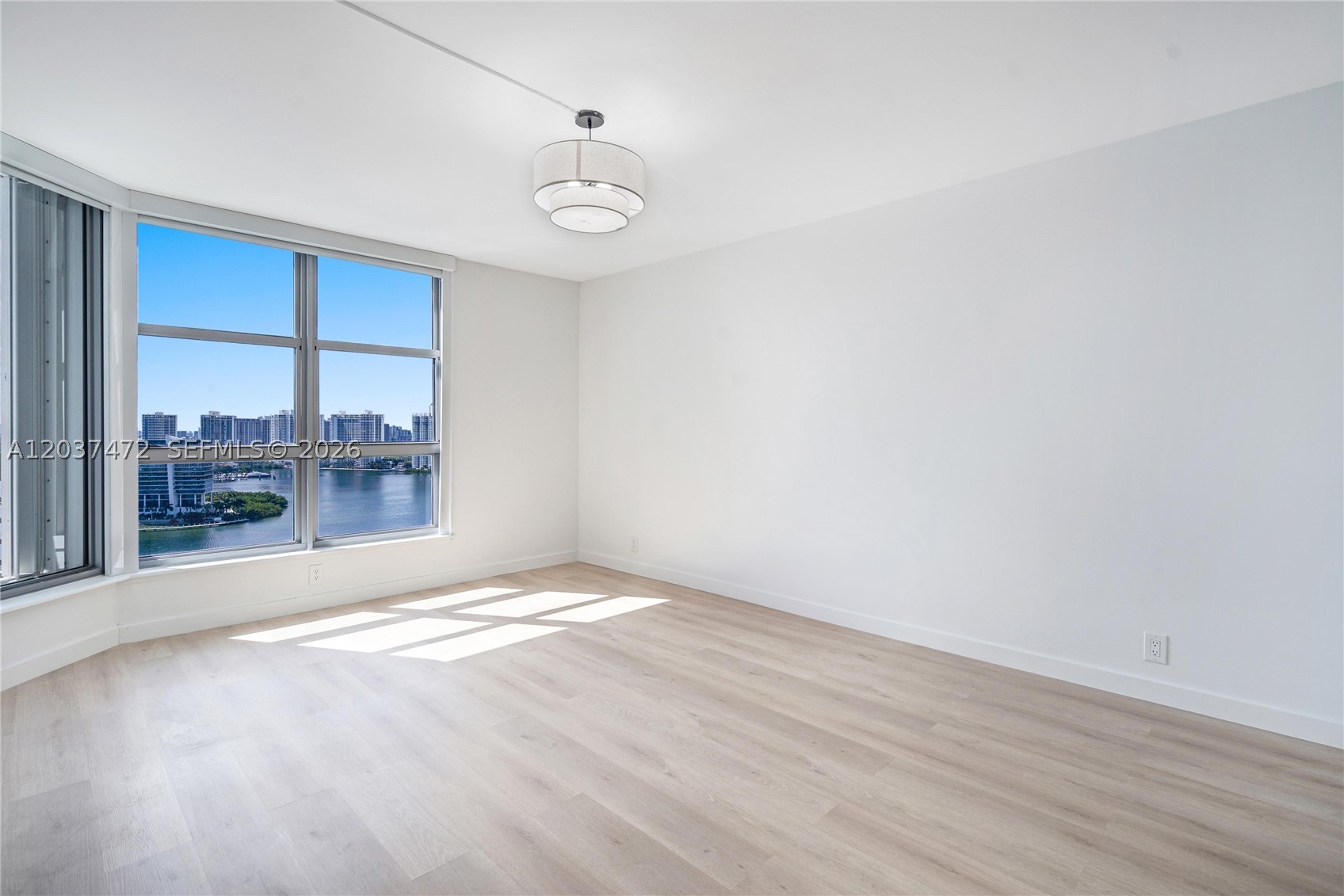 MYSTIC POINTE CONDO NO TH - Residential Lease