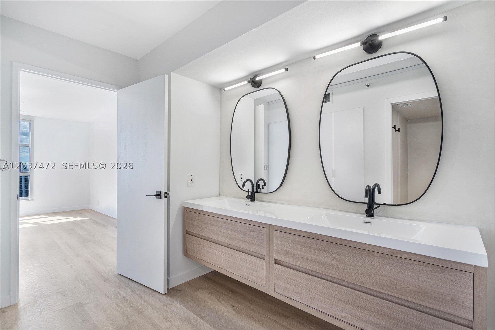 MYSTIC POINTE CONDO NO TH - Residential Lease