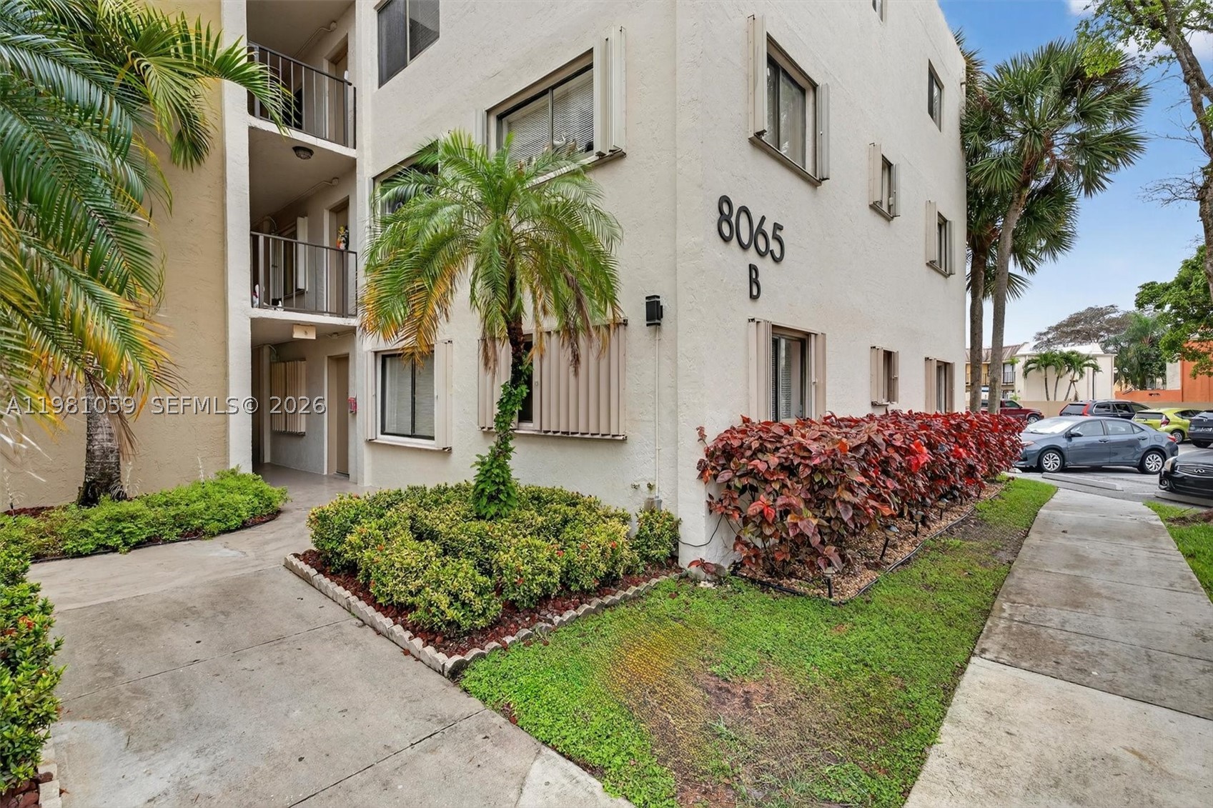THE HORIZONS CONDO #5 - Residential