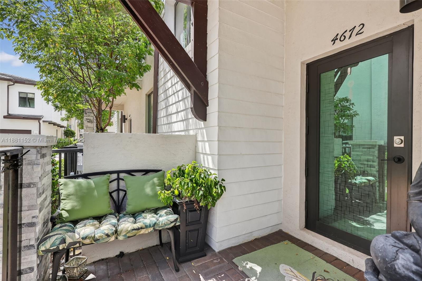 DOWNTOWN DORAL SOUTH PHAS - Residential