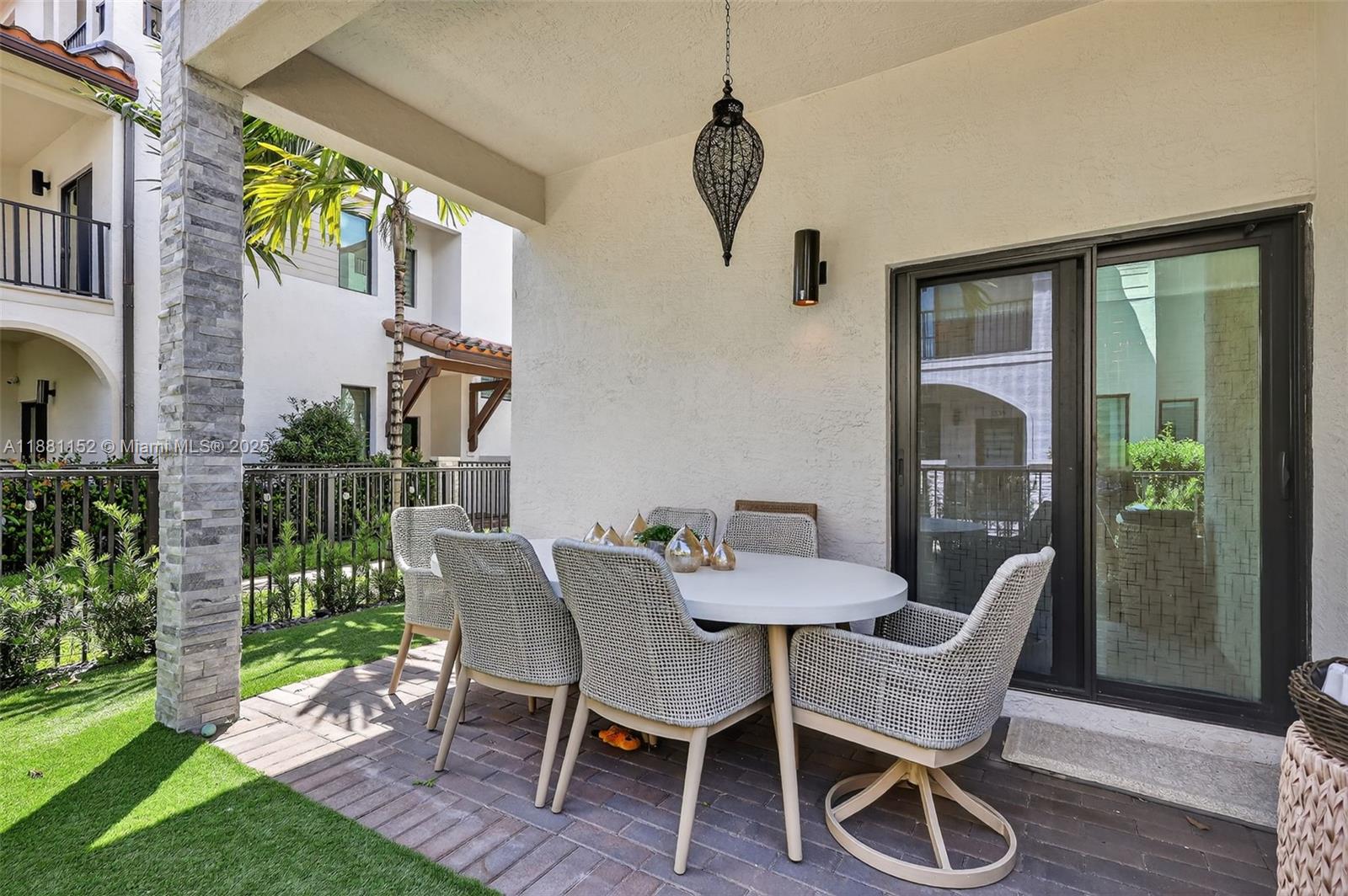 DOWNTOWN DORAL SOUTH PHAS - Residential