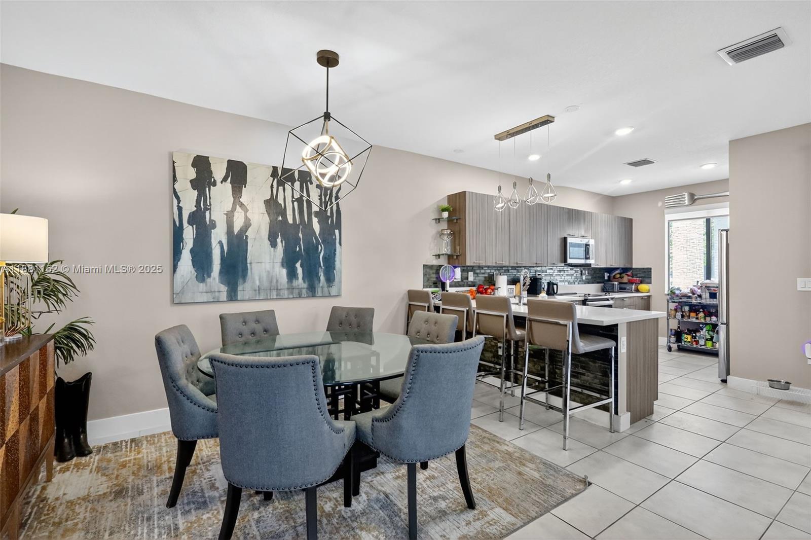 DOWNTOWN DORAL SOUTH PHAS - Residential