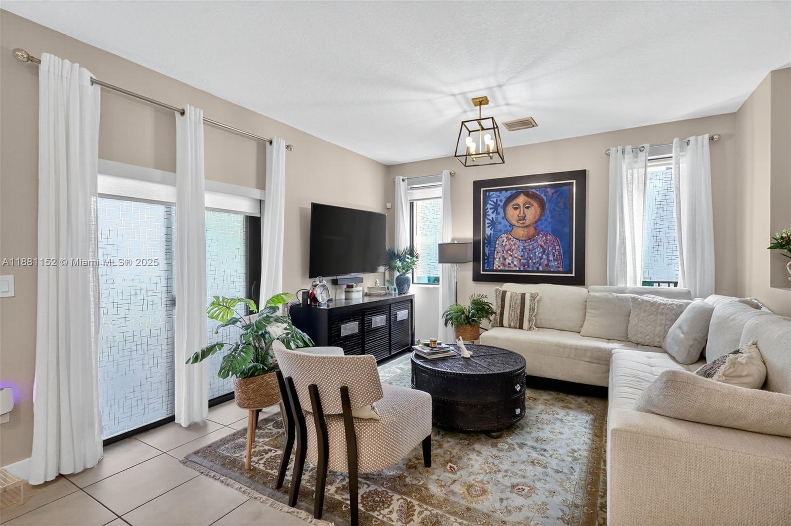 DOWNTOWN DORAL SOUTH PHAS - Residential