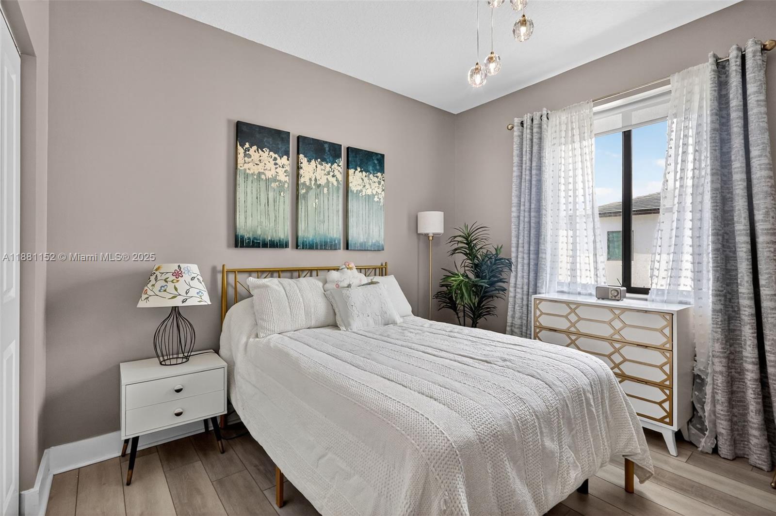 DOWNTOWN DORAL SOUTH PHAS - Residential