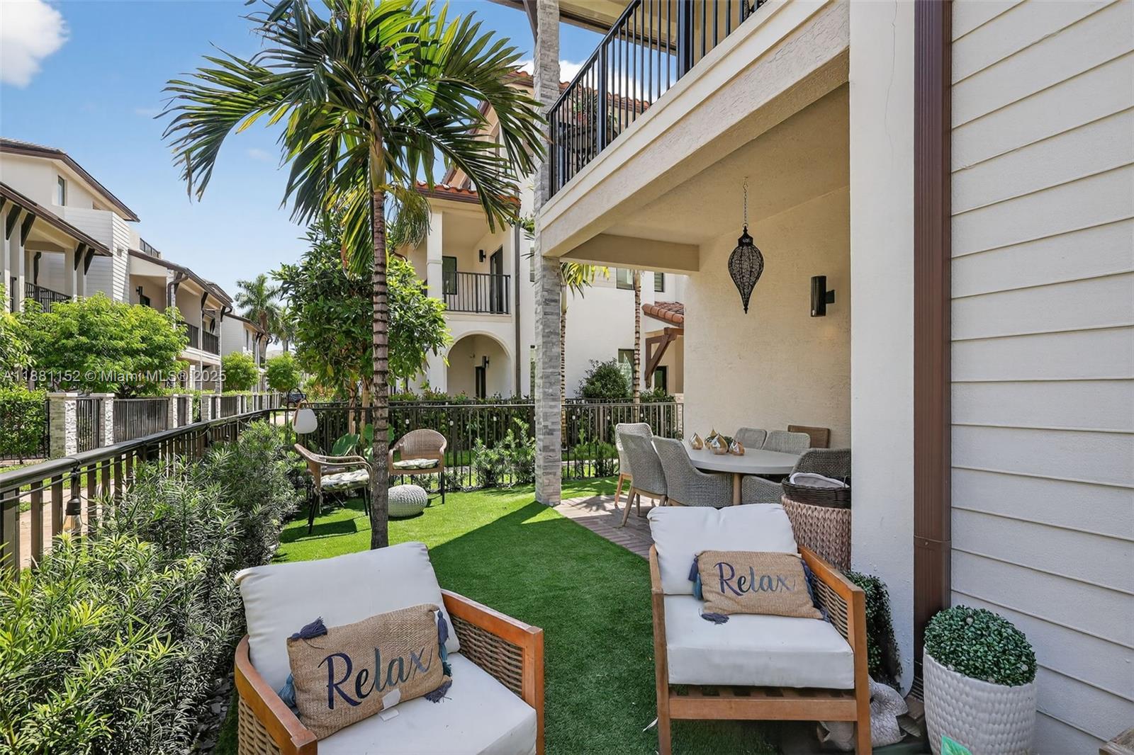 DOWNTOWN DORAL SOUTH PHAS - Residential